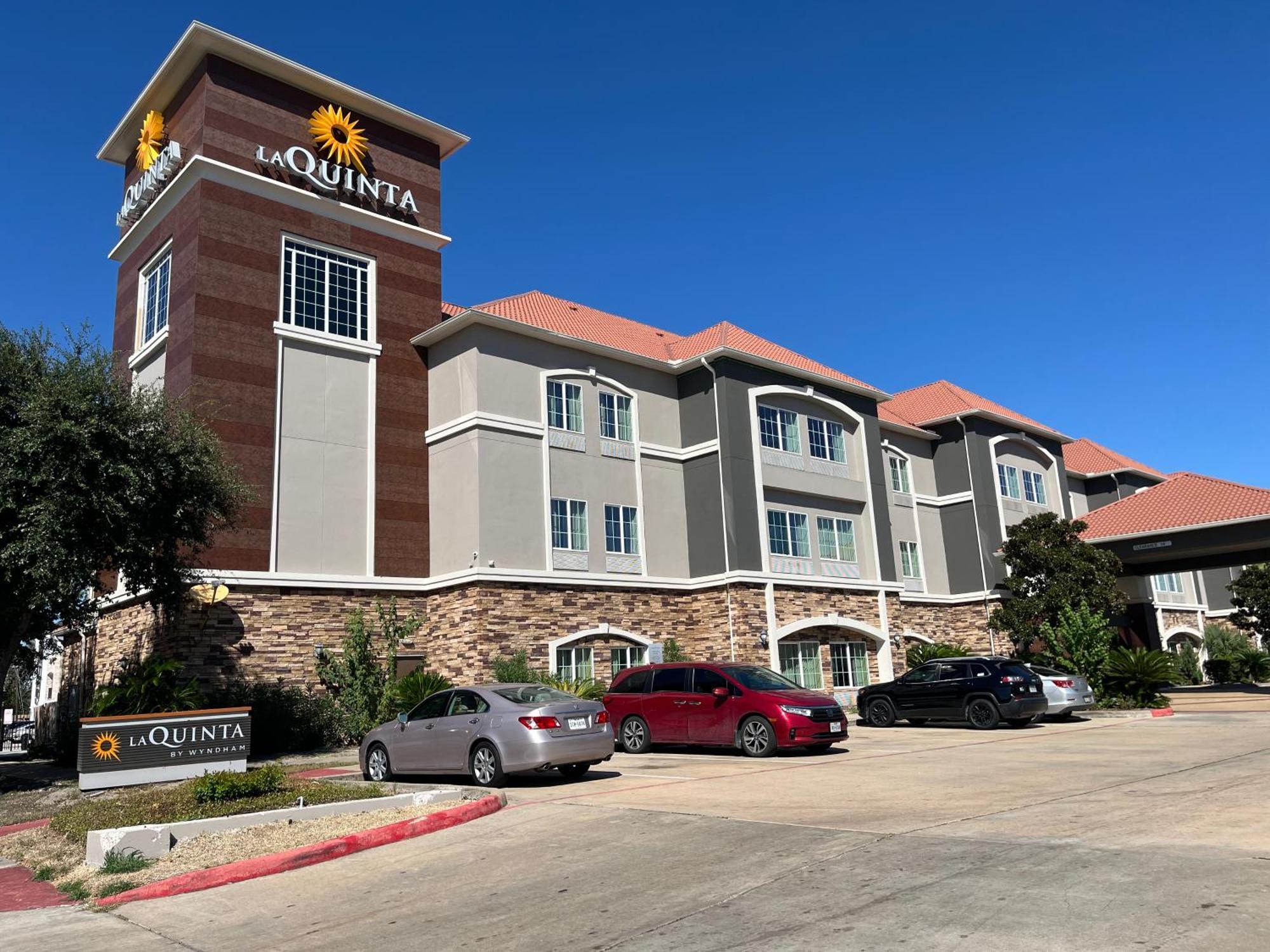 La Quinta By Wyndham Houston Energy Corridor Hotel Bagian luar foto