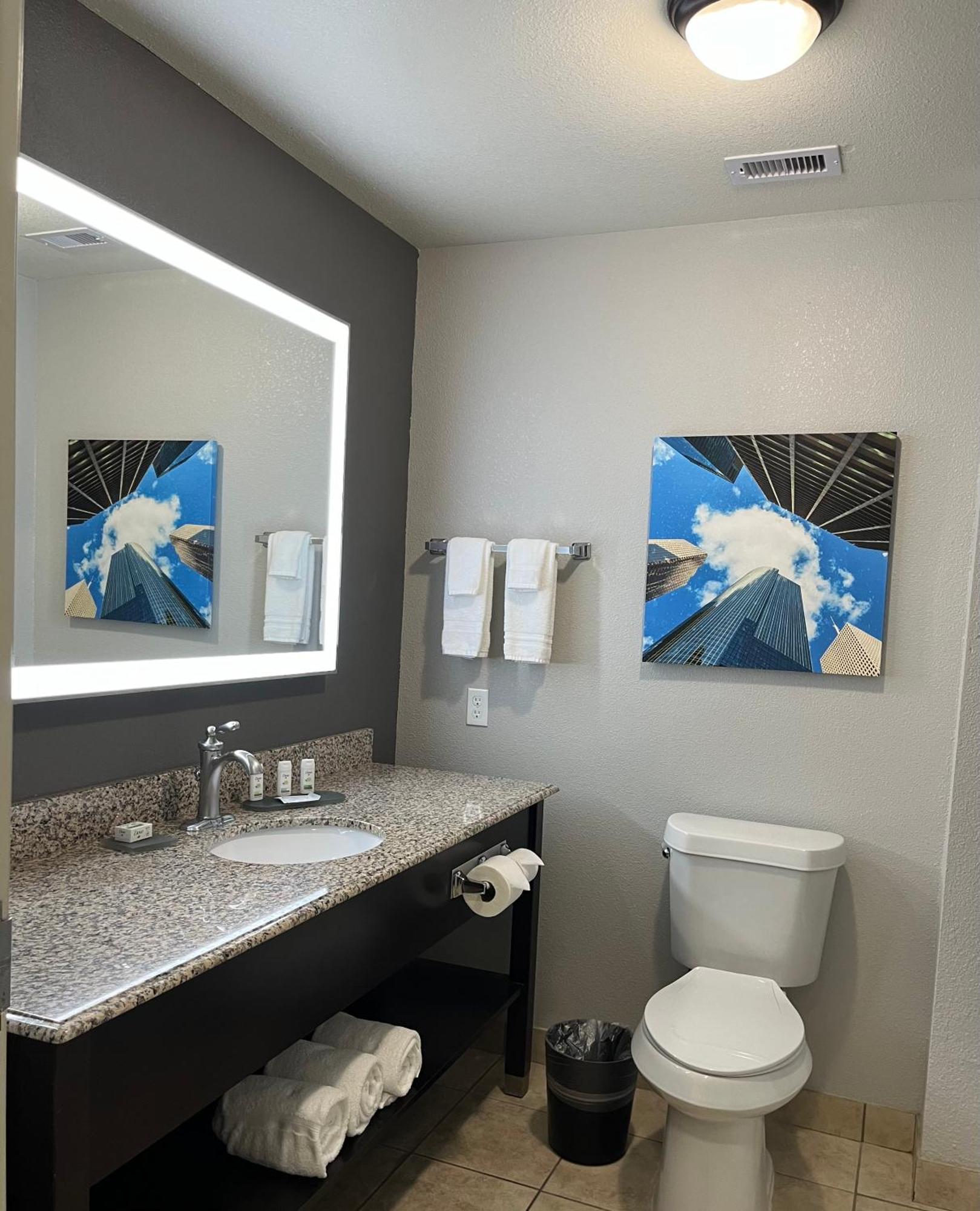 La Quinta By Wyndham Houston Energy Corridor Hotel Bagian luar foto