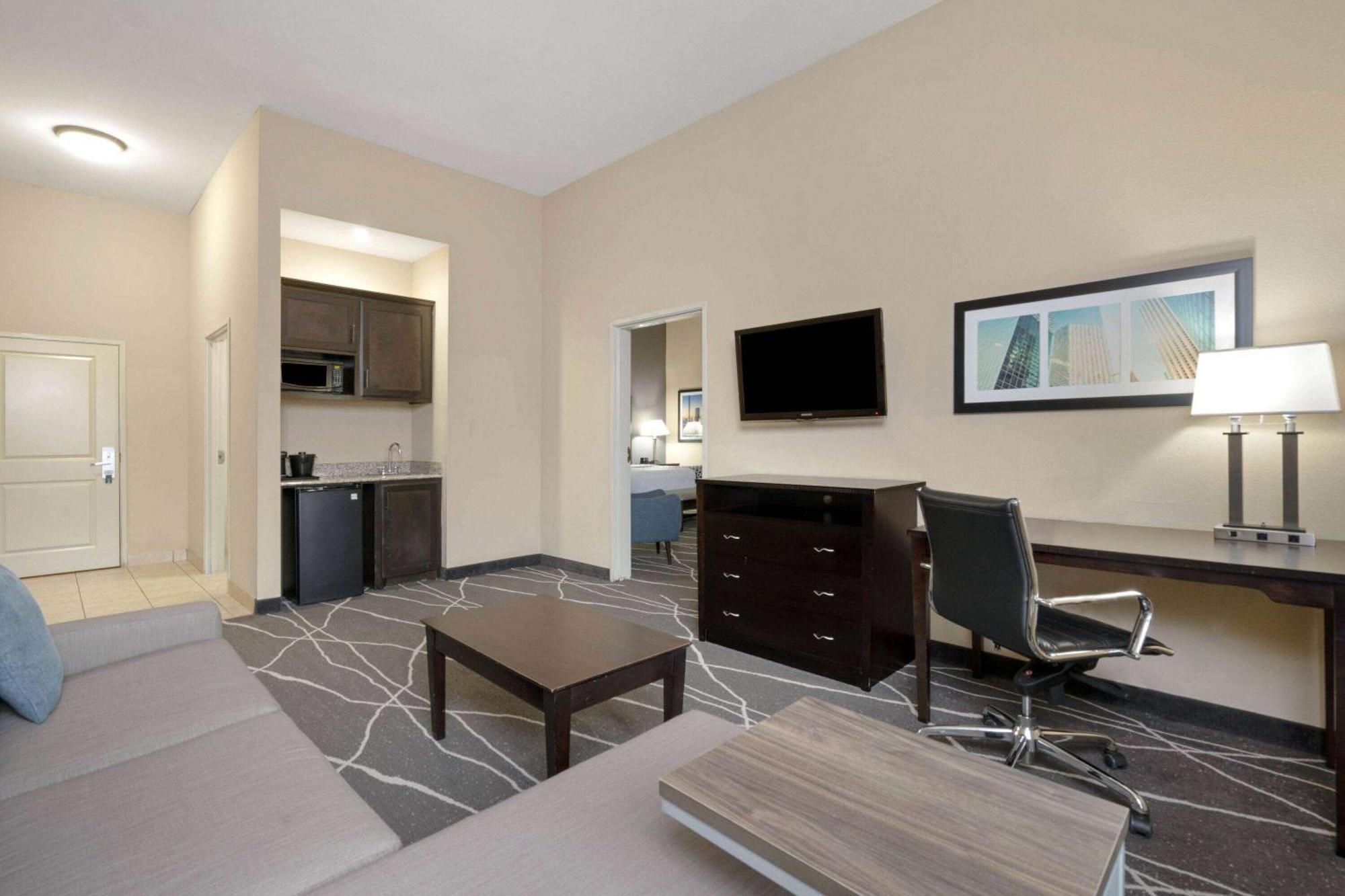 La Quinta By Wyndham Houston Energy Corridor Hotel Bagian luar foto