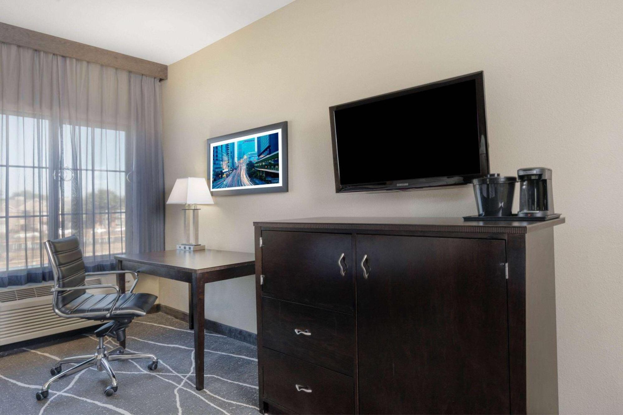 La Quinta By Wyndham Houston Energy Corridor Hotel Bagian luar foto