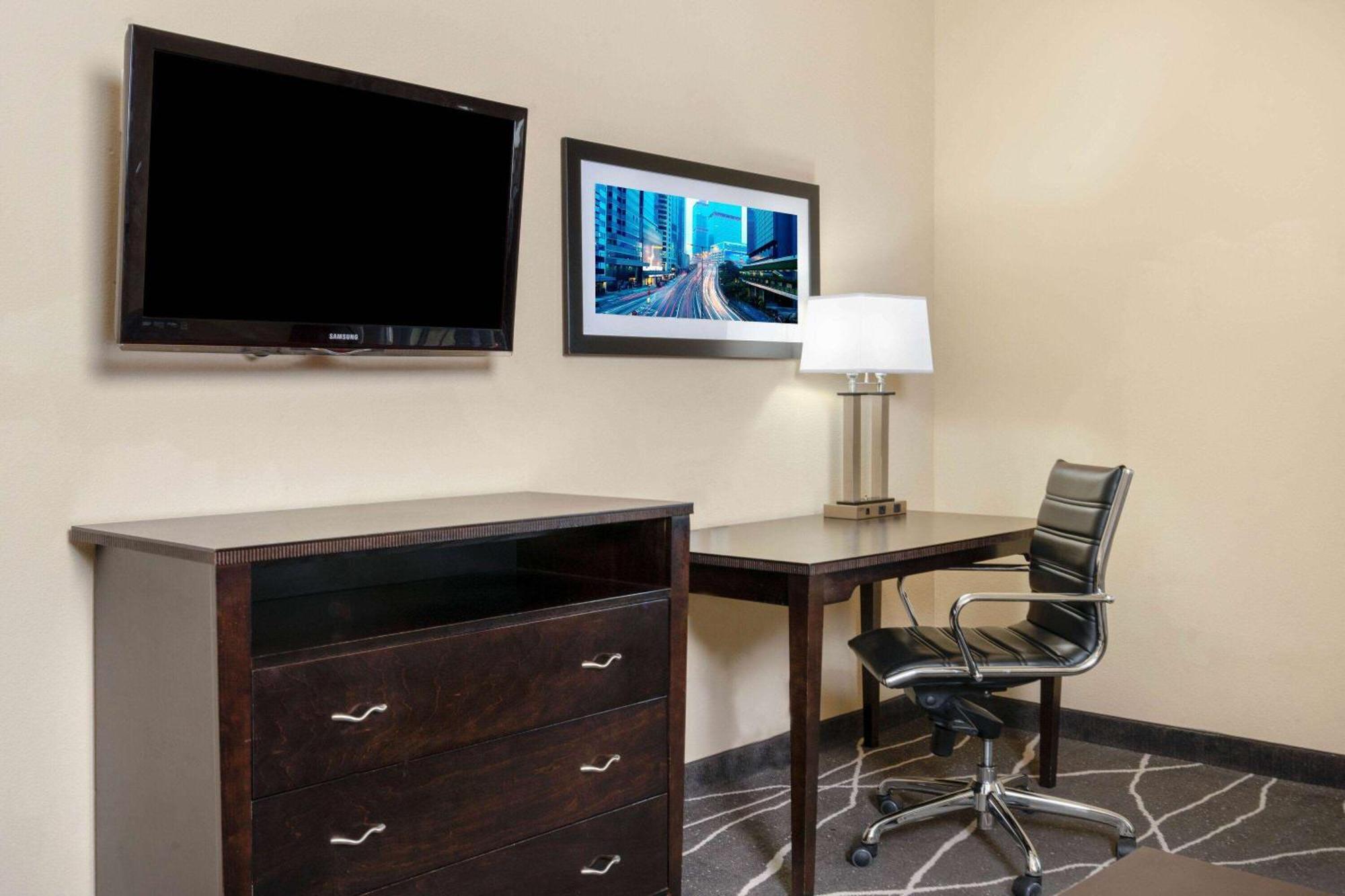 La Quinta By Wyndham Houston Energy Corridor Hotel Bagian luar foto