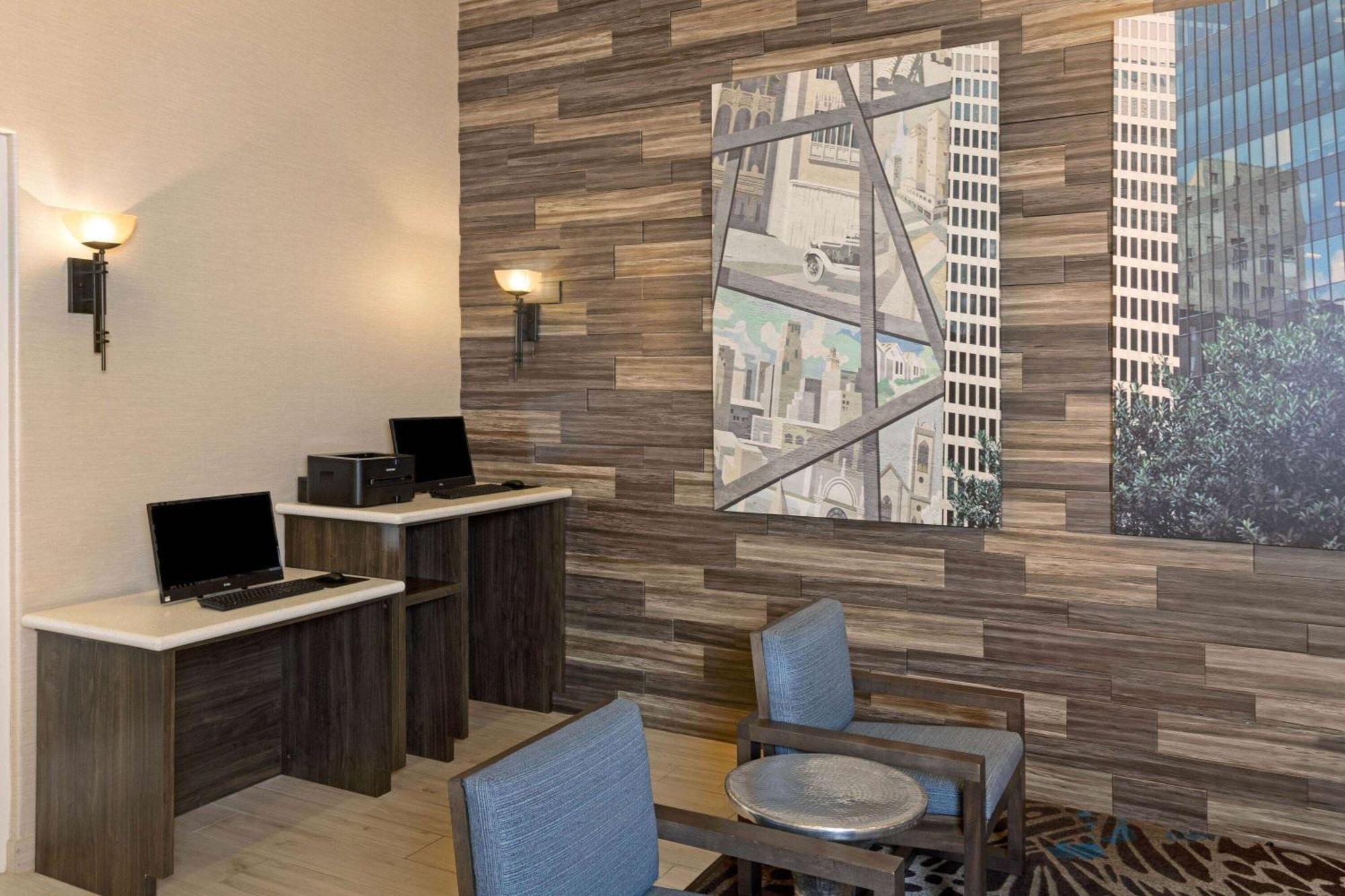La Quinta By Wyndham Houston Energy Corridor Hotel Bagian luar foto