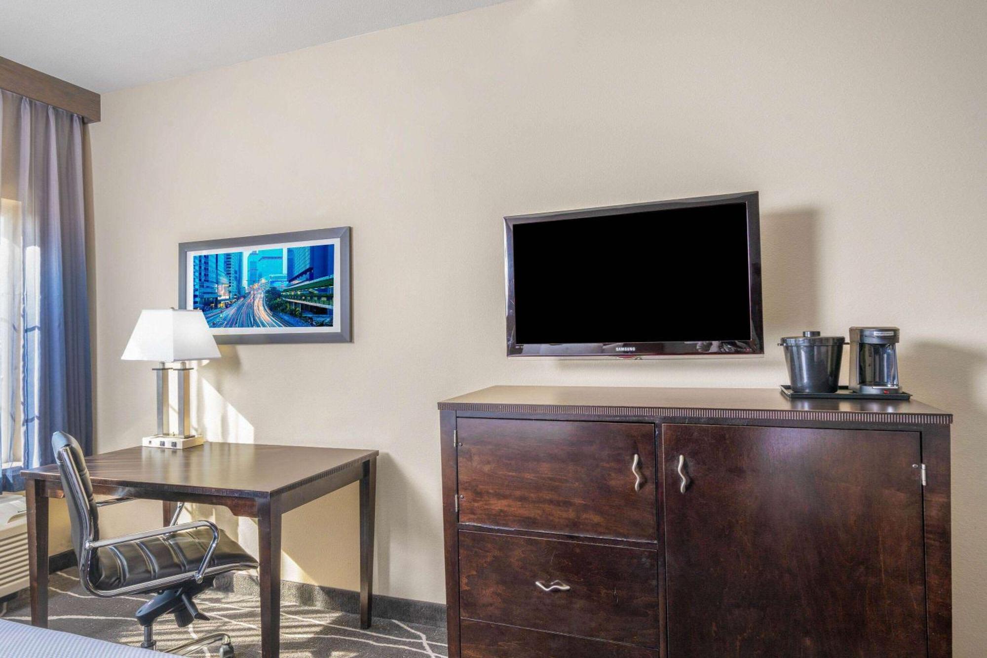 La Quinta By Wyndham Houston Energy Corridor Hotel Bagian luar foto