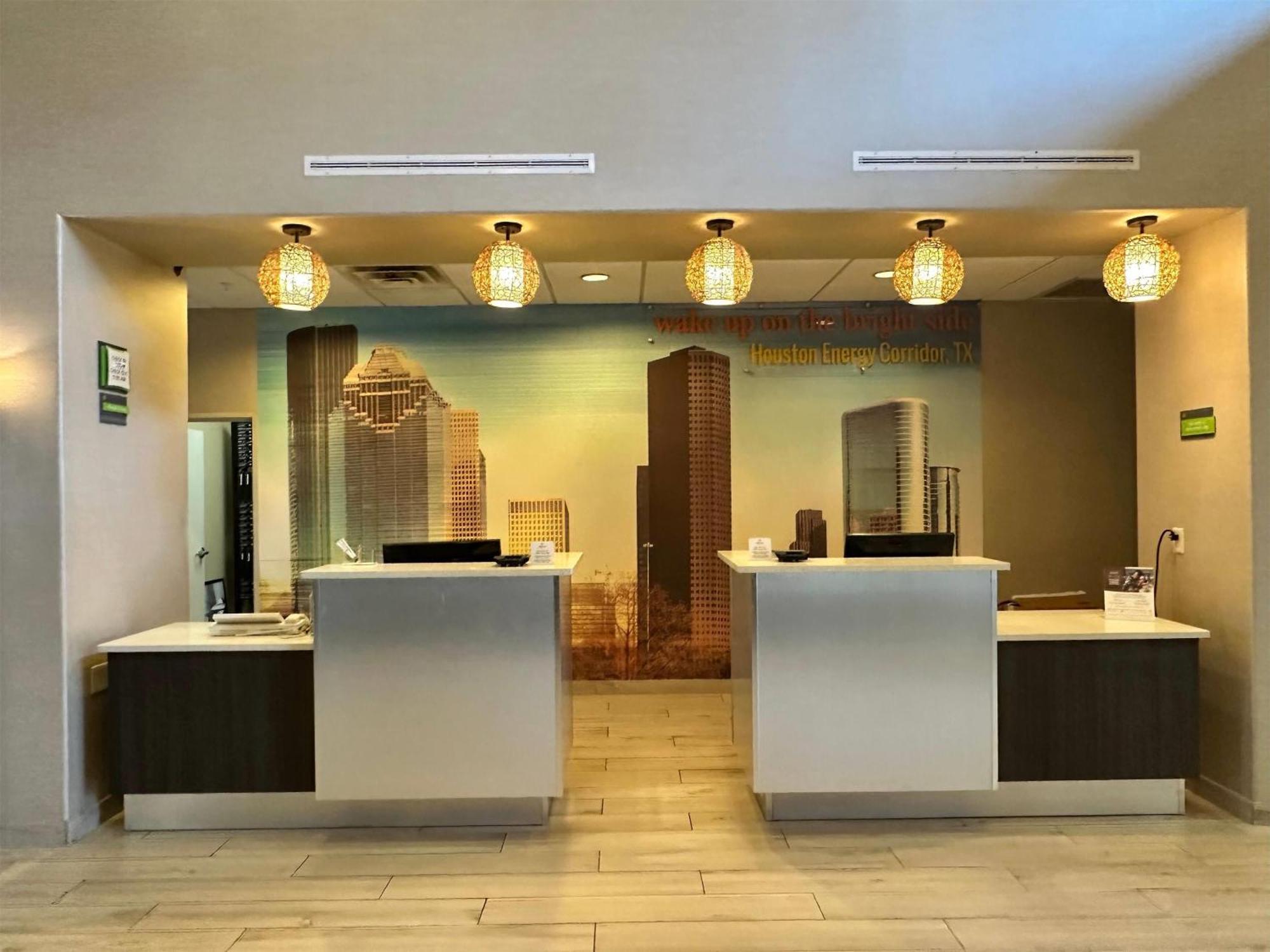 La Quinta By Wyndham Houston Energy Corridor Hotel Bagian luar foto